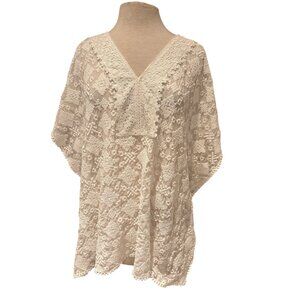 Vintage-Style White Lace Poncho Top With V-Neck & Intricate Embroidery For Women